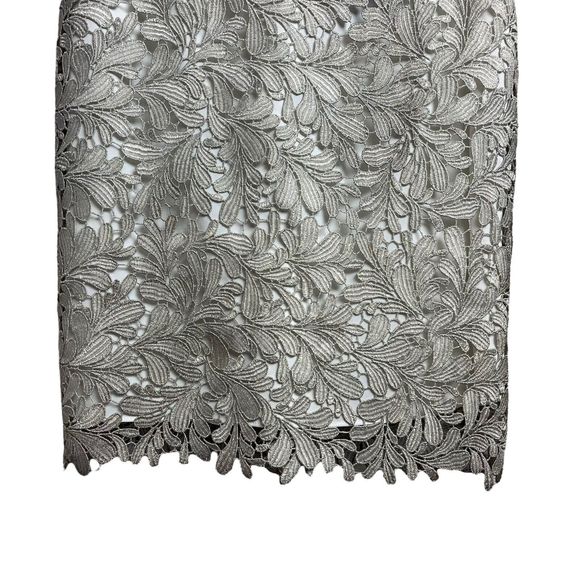 NWT Alice + Olivia Clover Metallic Lace OpenBack Mini Dress Light Silver Size 6 - Picture 4 of 14